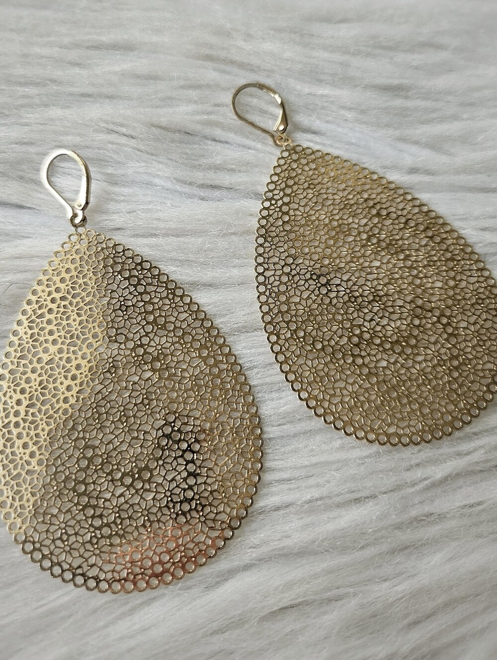 Gold Jewelry Set (3) - Picture 3 of 5
